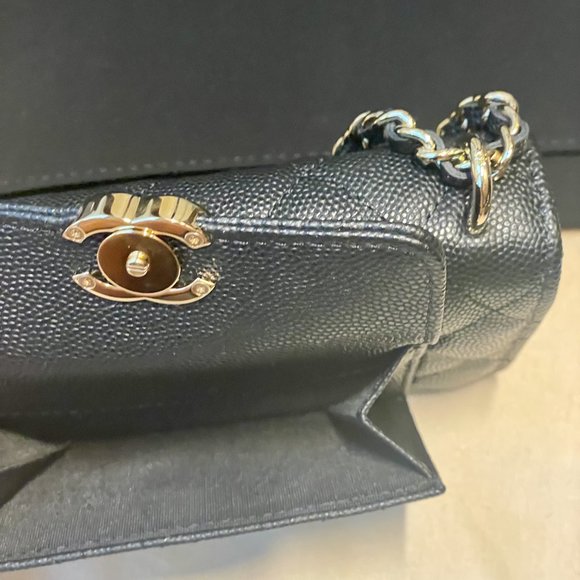 Chanel Caviar Quilted Pocket Twins Clutch With Chain in Black | Brand New - Picture 10 of 11